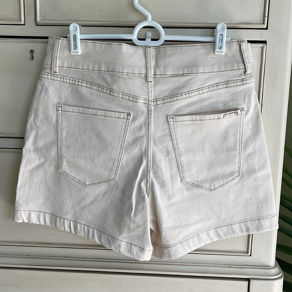 White House Black Market High Rise Cream Shorts size 6 - Picture 2 of 9